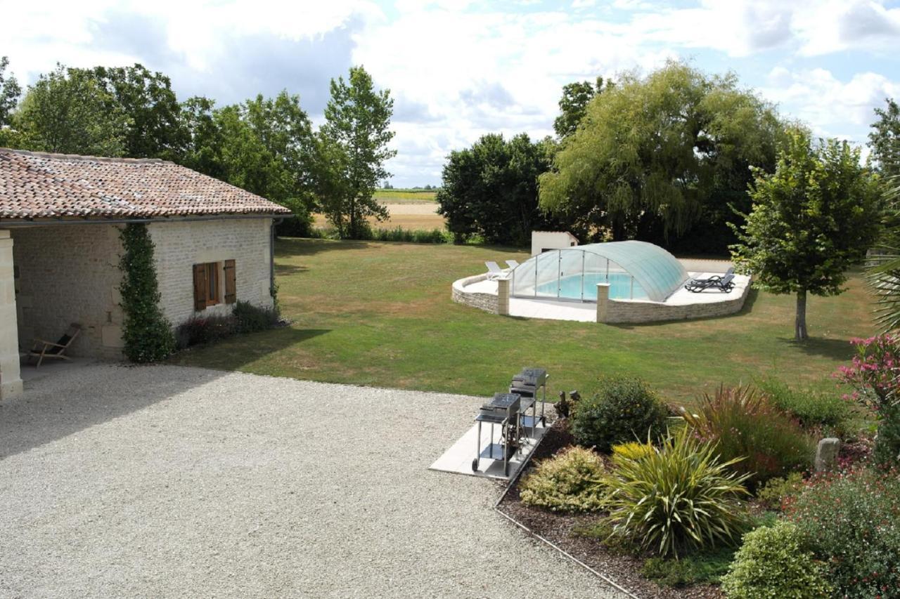 Gites Les Grandes Ecures Mons  Exterior photo
