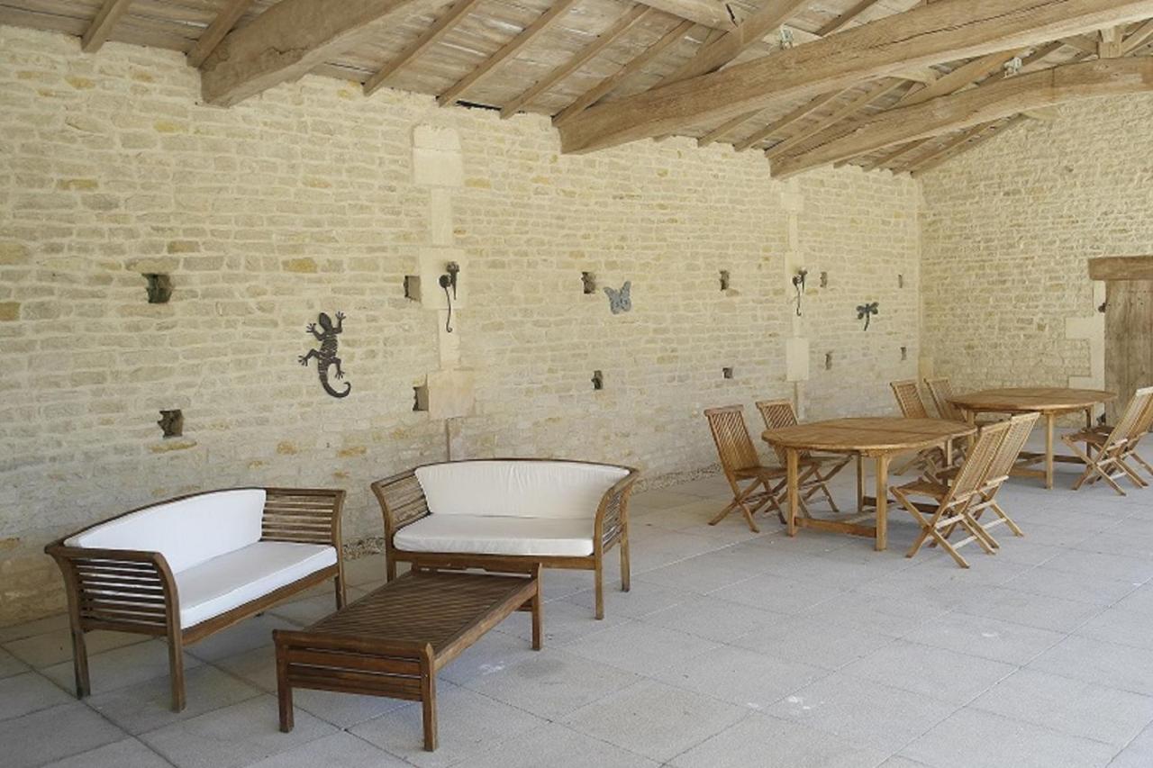 Gites Les Grandes Ecures Mons  Exterior photo