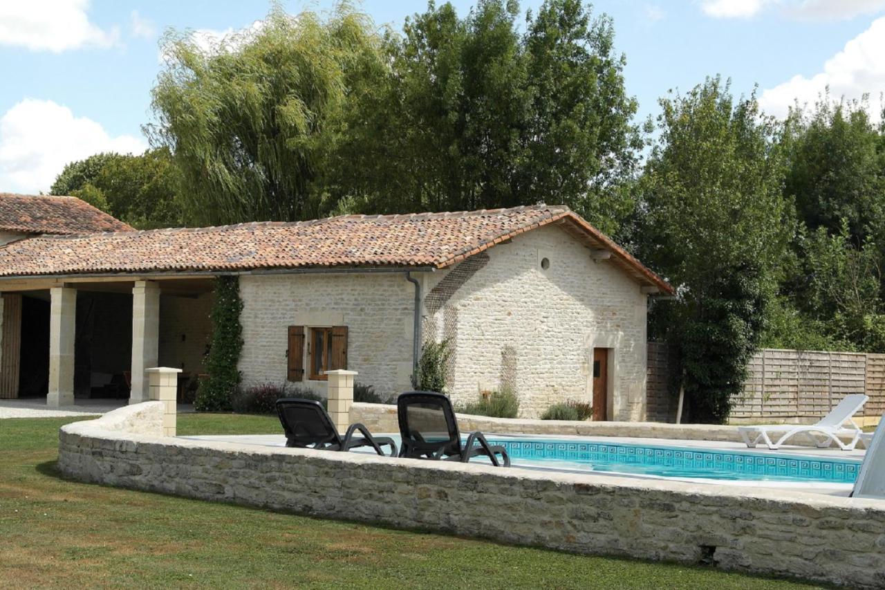 Gites Les Grandes Ecures Mons  Exterior photo