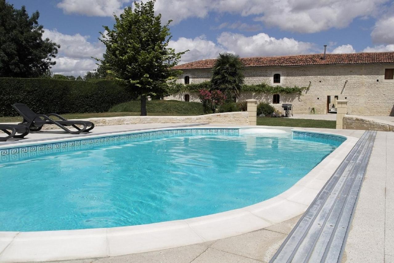 Gites Les Grandes Ecures Mons  Exterior photo